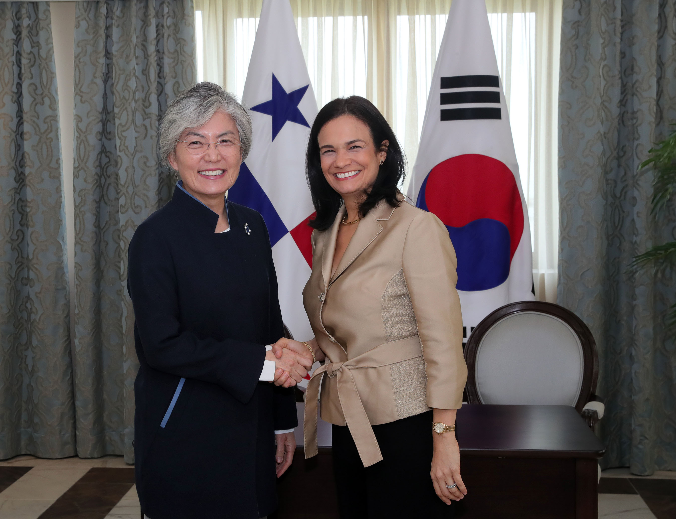 Vicepresidenta_Isma_Canciller_Corea